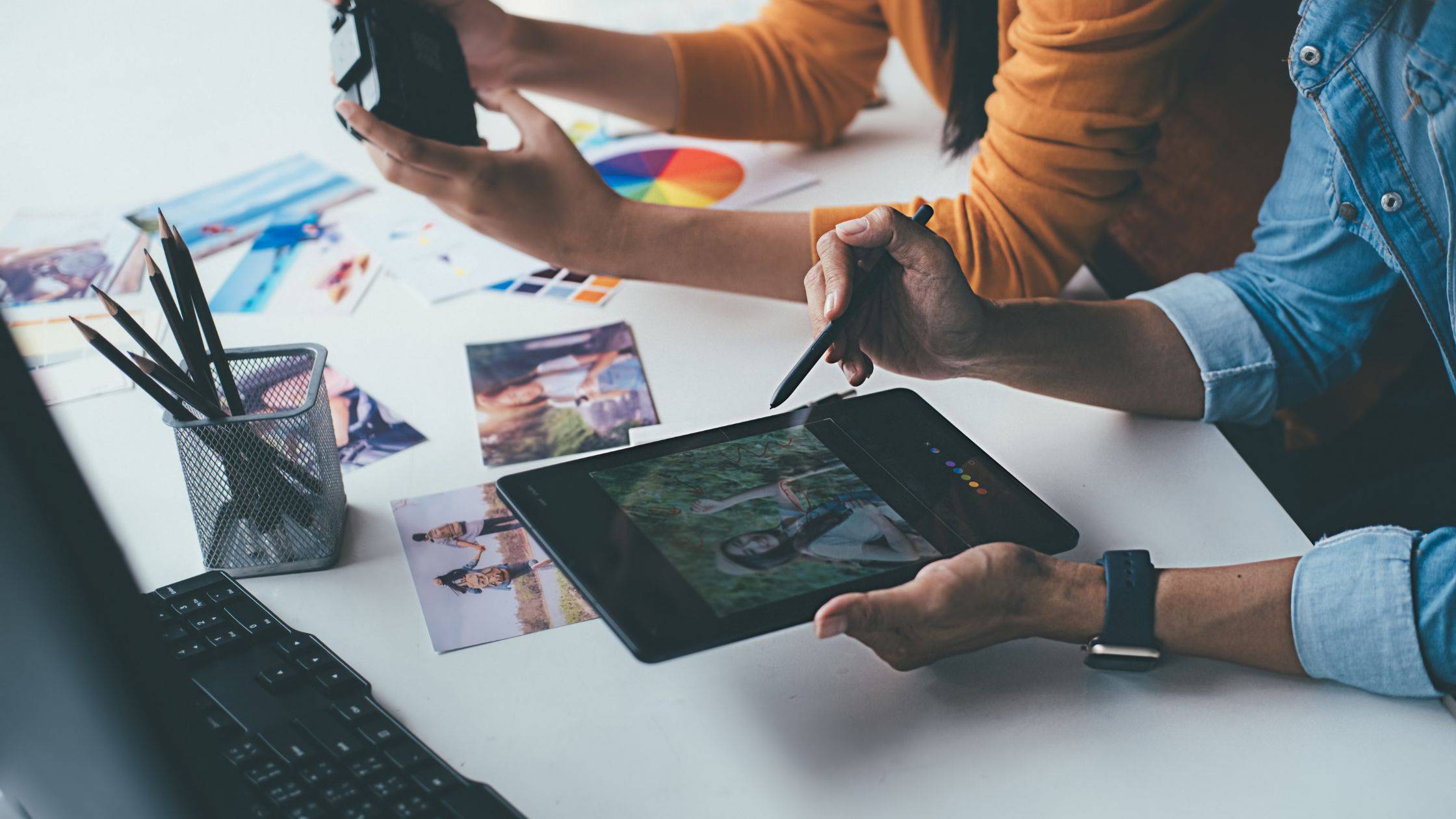 How Should Advertising Agencies Adapt to Digital Technology?